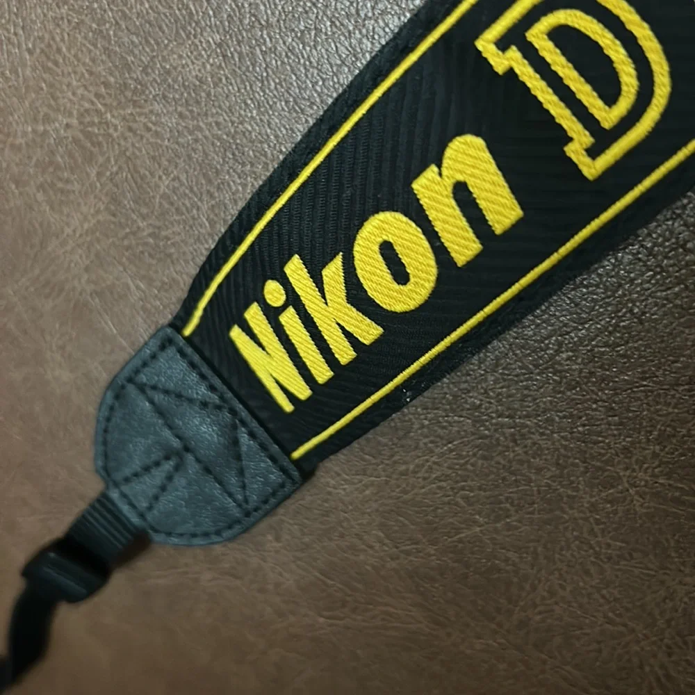 Brand new Nikon d750 strap